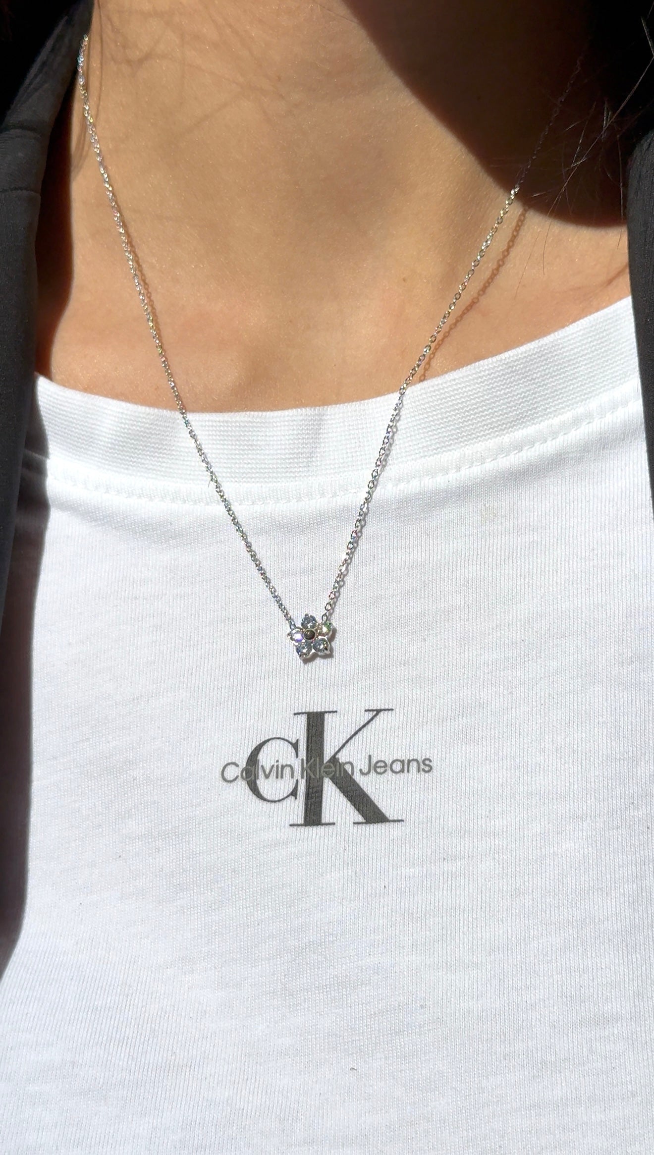 Collana “White flower”